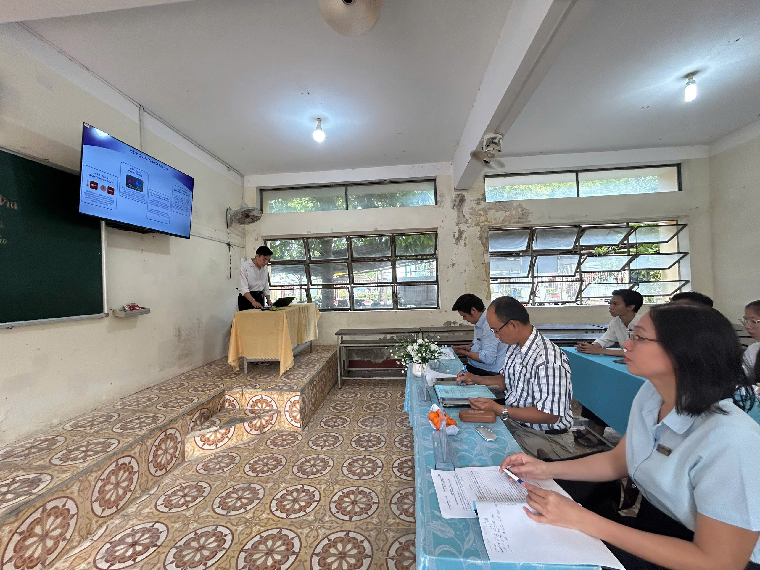 Description: E:\THUY LINH\BAN TIN PHONG QLKH-HTQT. THUY LINH\NAM 2026\THANG 1\Nghiem thu de tai SV Diep Gia CHuan\gen-h-z7593186032187_088e4732c9298f0194b0d7b39e6ac9db.jpg